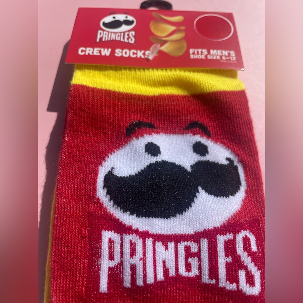 NWT Pringles Red, Yellow & Black Men’s Crew Socks Size 6-12